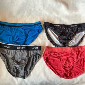 Lot of 4 men’s medium 2 xist and evolve briefs